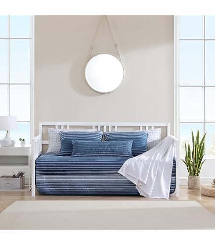 Madison Park Reversible Daybed Set - 6 Piece Medallion Blue Bedding With Quilt, Shams & Bedskirt