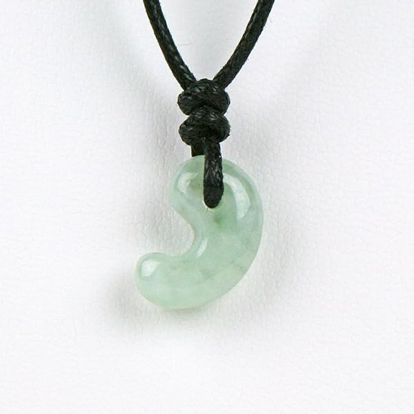 Amazon | 糸魚川翡翠（小滝産）飛龍勾玉 48g 証明書付き 伝統工芸士