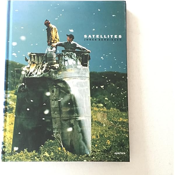 Amazon | The Places We Live | Bendiksen, Jonas, Gourevitch, Philip Amazon | The Places We Live | Bendiksen, Jonas, Gourevitch, Philip