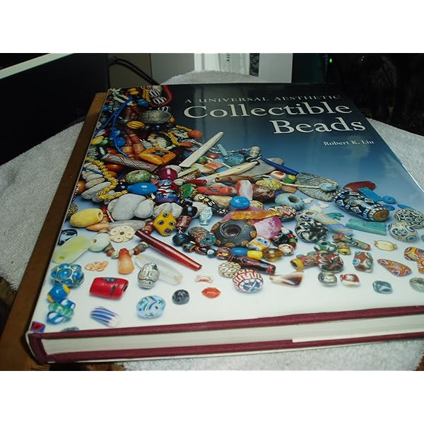 Amazon.co.jp: The History of Beads: From 30, 000 B.C. to the