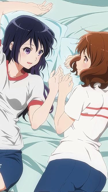 2024春アニメ - 布団で寝る体操服姿の高坂麗奈,黄前久美子