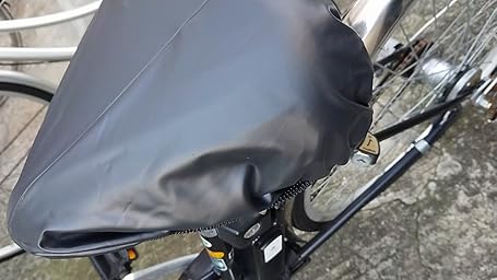 自転車 突然の雨 タオル サドルした