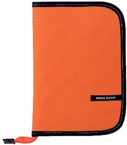 おしゃれで使いやすい機能を備えた母子手帳ケース