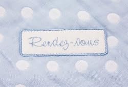 ブランドロゴがアクセント