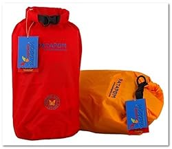 収納に困らない防水ポーチつき！