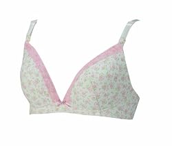 立体カップでキレイなバストライン