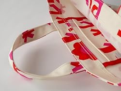 持つだけで楽しくなるようなオリジナルのデザイン