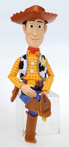 足の裏にシールを貼って自分だけのウッディにしよう♪