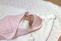 6重ガーゼがしっとりとベビーを抱きしめる