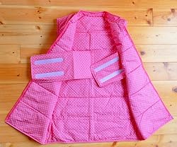 取り外しできる腹巻つき。
