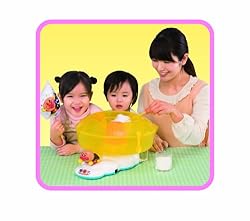 お砂糖を入れて、家族みんなで楽しくわたあめ作り！