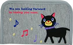 アップリケと刺繍がカワイイ。