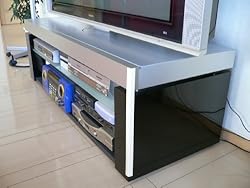 テーブルの脚や柱の角などに