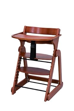 スッキリたためてサッと使える木製ハイチェアです。