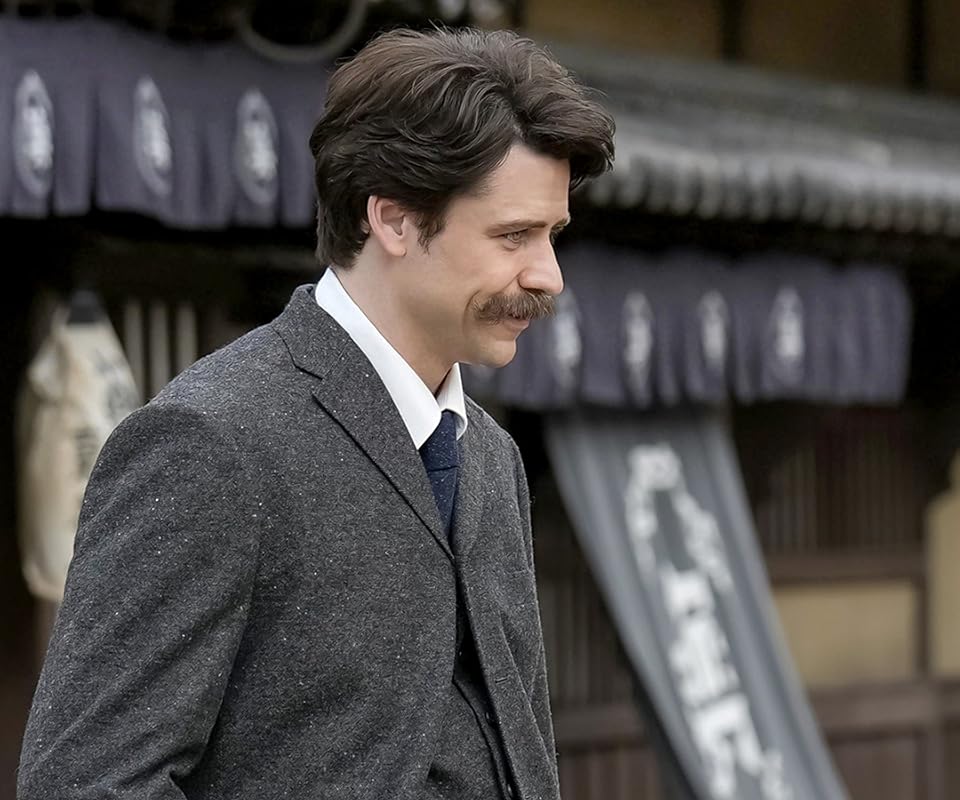 トミー・バストウ 『ばけばけ』レフカダ・ヘブン Android(960×800)待ち受け画像