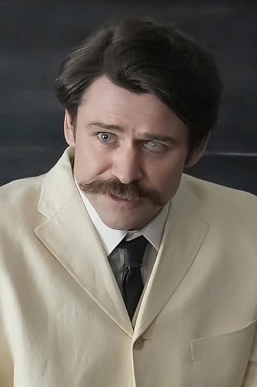 トミー・バストウ  iPhone/Androidスマホ壁紙(640×960)-1 - 『ばけばけ』レフカダ・ヘブン