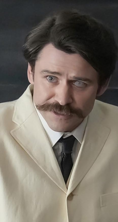 トミー・バストウ 『ばけばけ』レフカダ・ヘブン iPhoneSE/5s/5c/5 壁紙 視差効果画像