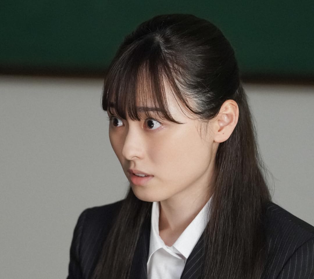 福原遥 『舞いあがれ!』岩倉舞（いわくら まい） QHD(1080×960)スマホ 壁紙・待ち受け